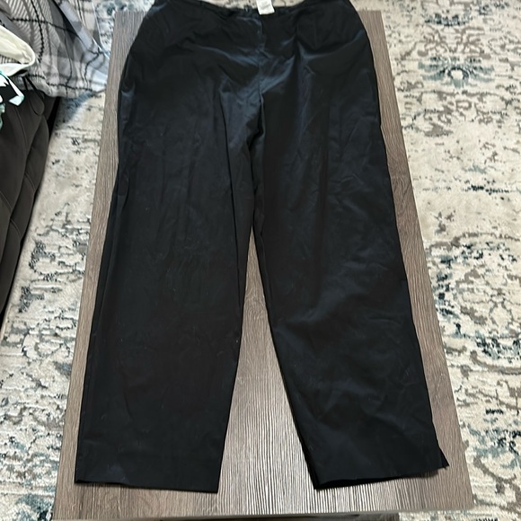 Miss Dorby size 18 black pants, with zipper back, in new condition - Picture 1 of 3